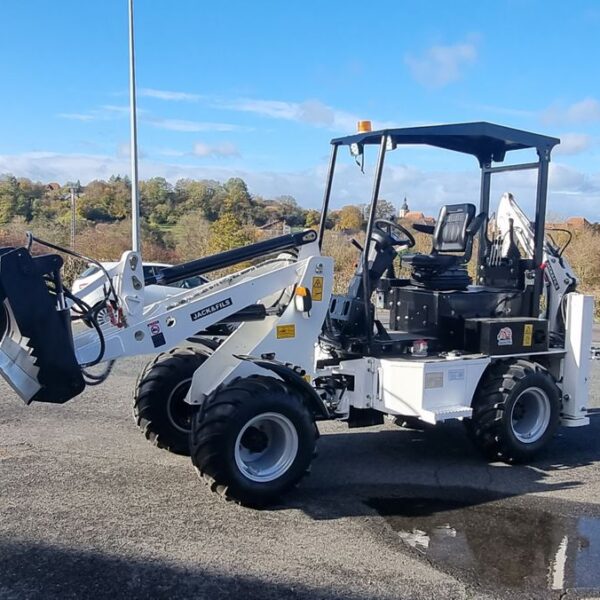 En stock,Tractopelle 2T5, neuf et sous garantie