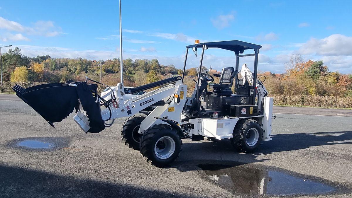 En stock,Tractopelle 2T5, neuf et sous garantie